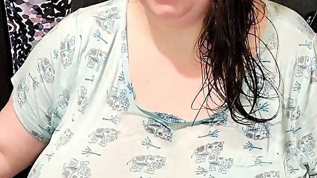 Beautiful brunette with big boobs jerk off instrucions