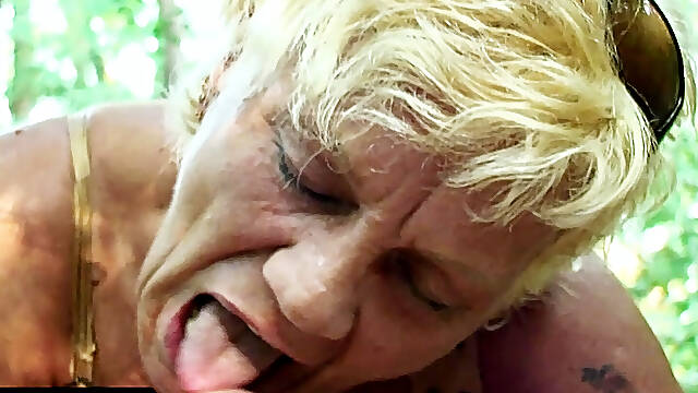Mature Anal Clips