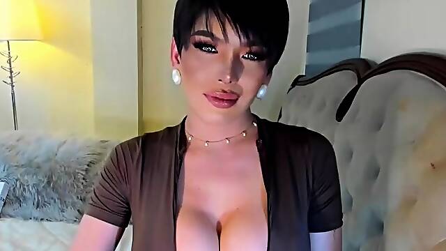 Love Chat Big Boobs Brunette Masturbating For Cam