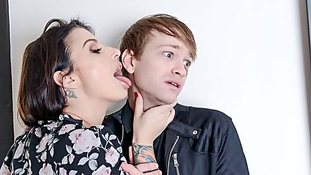 Pretty nice big-tit babe with tattoos Ivy Lebelle cheats on her hubby