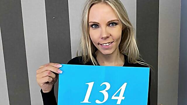 Good glamorous blonde Florane Russell opened her puss for a big cock