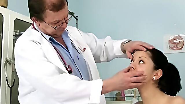 Get ready to watch hot Czech babe Monika get examined and aroused by an experienced, older doctor. With lots of pussy fingering and voyeuristic fun, this is one reality check that you wont want to...