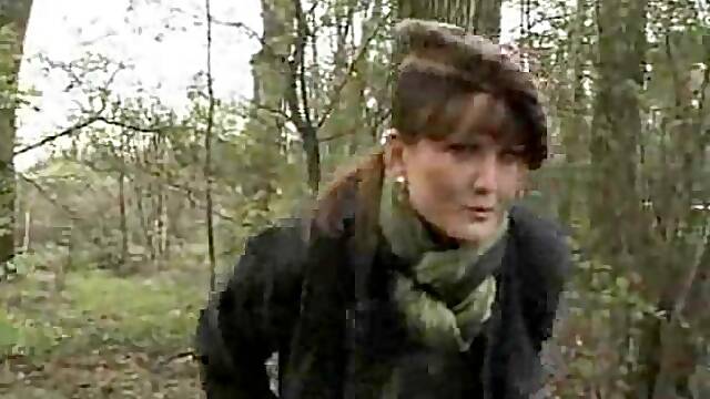 Milf analed in a hut in the forest