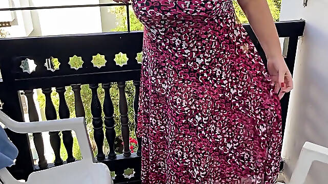 Aunty Sandra in a Stunning Girdle