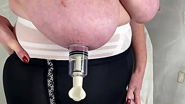 Sexy Aunty Sandra with New Panties