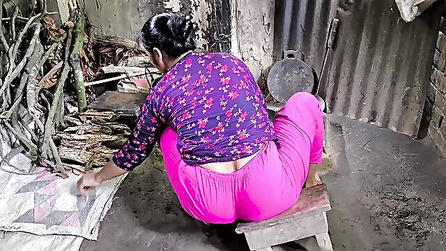 I Grabbed My Aunty in the Kitchen Room and Started Fucking Her