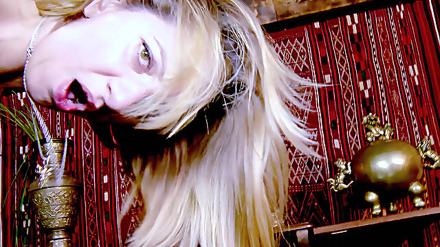 Louise Du Lac: Louise Du Lac's Elegant Encounter with Terry Kemaco