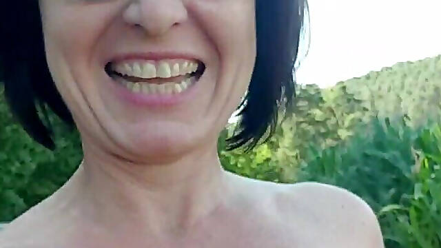 Nude Run with Squirt in Cornfield